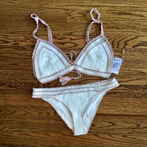 f21 white + pink crochet bikini L